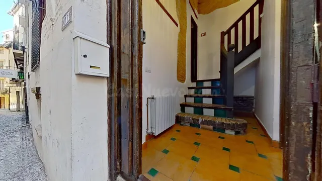 Edificio turístico con cambio de uso a Hostal — 2