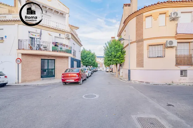 OPORTUNIDAD EN VENTA DE CASA ADOSADA DE 3 DORMITORIOS EN VEGAS DEL GENIL — 46