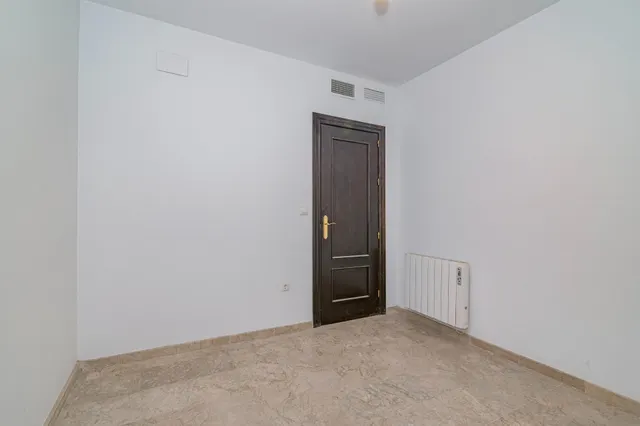 PISO CENTRICO EN LA ZUBIA — 21