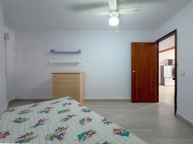 Amplio apartamento completamente reformado + Gran terraza y Piscina comunitaria (160 mts playa) — 20