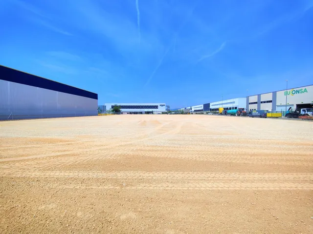 FANTÑSTICO SOLAR INDUSTRIAL EN ALQUILER EN P.I. CONSTANTÑ - foto 2