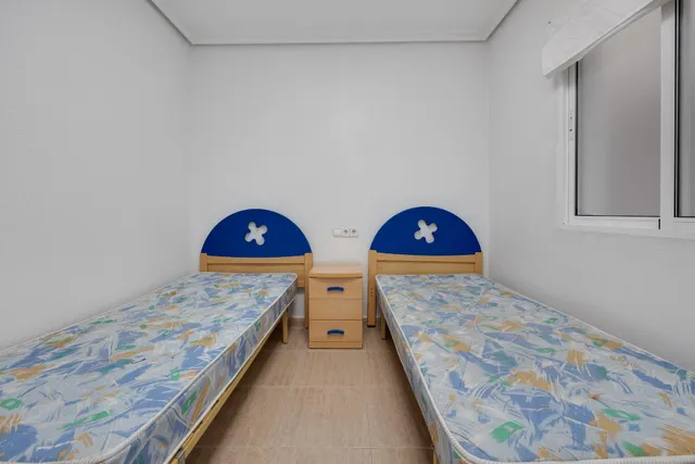 Venta de amplio apartamento seminuevo Ed.Torreaguas Torrevieja — 31
