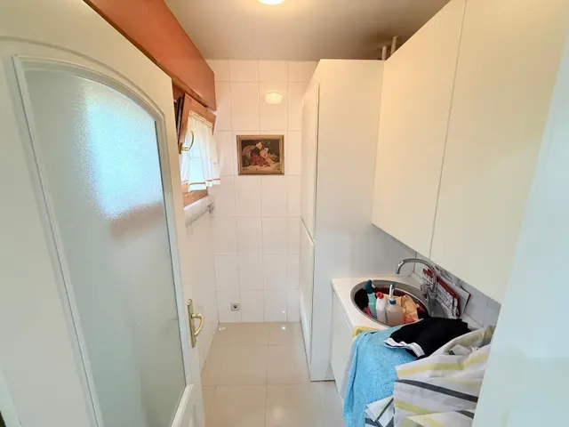 Venta Pleno Dominio Amplio piso luminoso de 216 m2 en urbanización con piscina y vigilancia 24h · Aravaca — 19