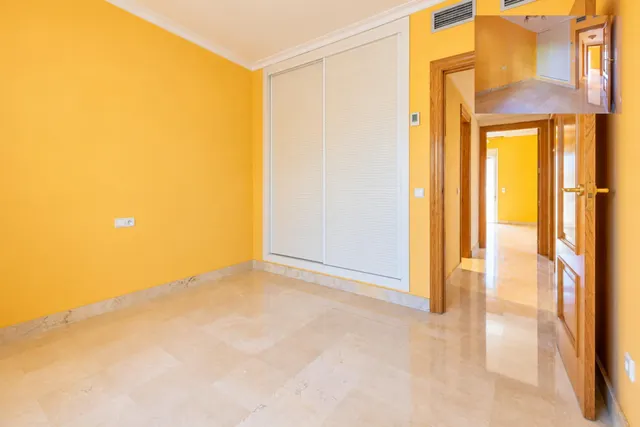 Piso con garaje y trastero en avda. mediterráneo — 28