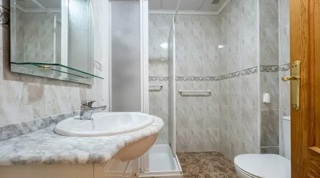 Piso en venta en Guardamar del Segura con plaza de garaje y dos terrazas — 29