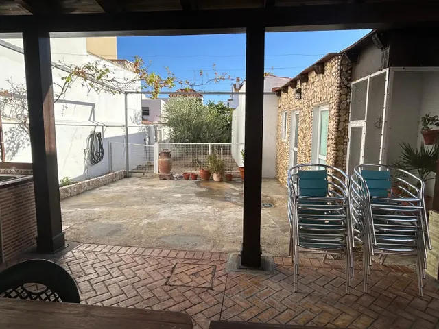VIVIENDA INDEPENDIENTE CON TERRENO — 30