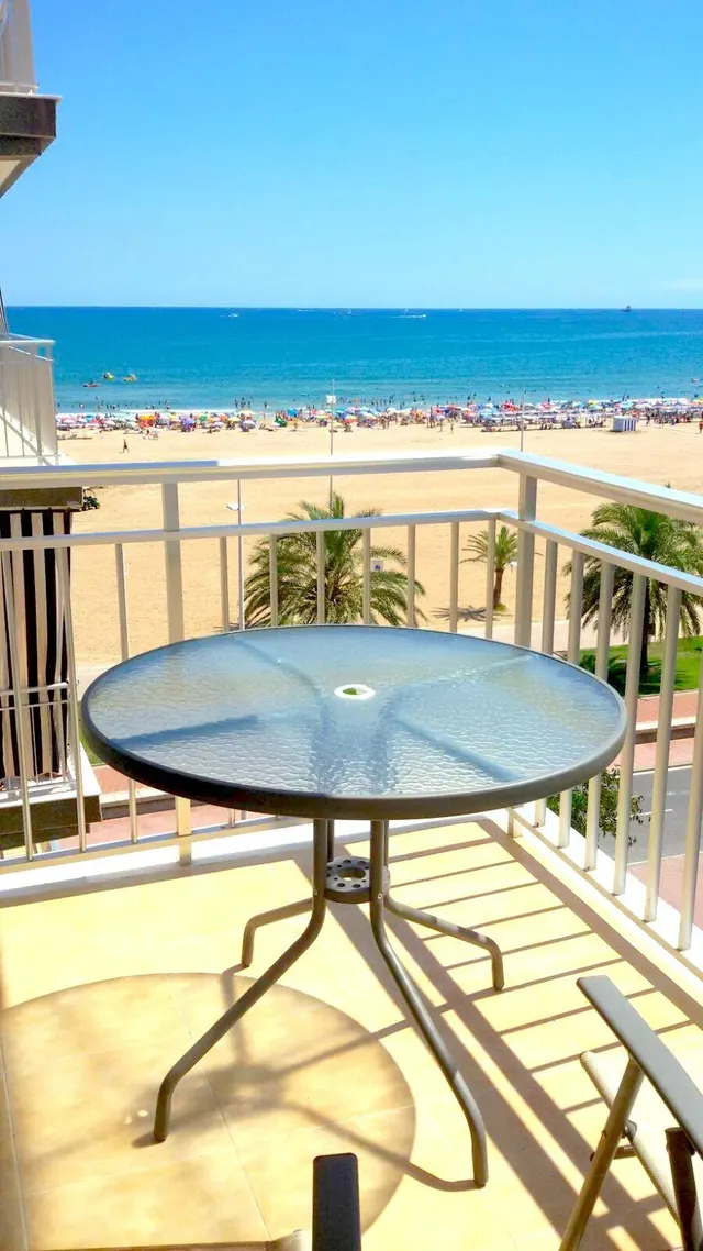 APARTAMENTO EN 1ERA. LINEA DE PLAYA DE GANDIA CON VISTAS AL MAR, Y GARAJE INCLUIDO — 40