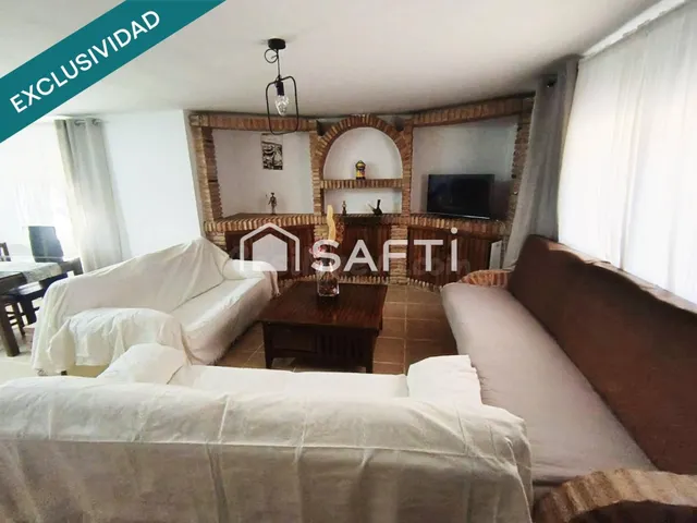 Chalet independiente en Cobisa con 8 dormitorios, piscina y  - foto 3