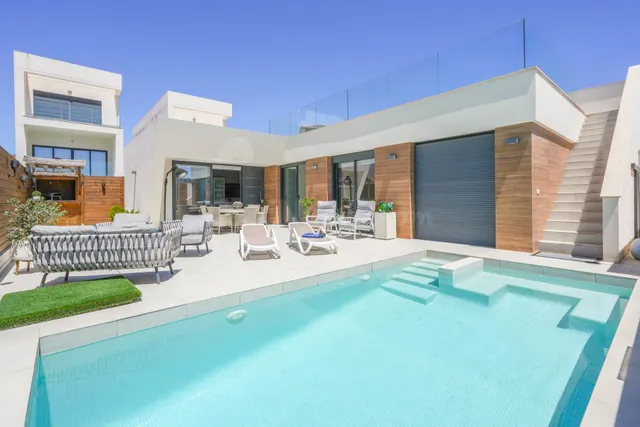 Villa 4 habitaciones 240m² en venta - Pueblo 4