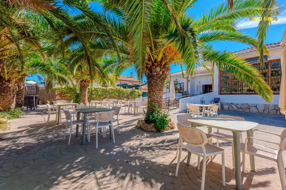 “Restaurante con licencia en 1.993 m2 de parcela y potencial para 3 viviendas en Hita”