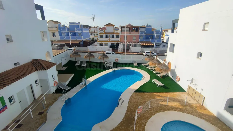 Apartamento de 1 dormitorio con terraza y piscina en Urbanización Milenio III en San Juan de los Terreros
