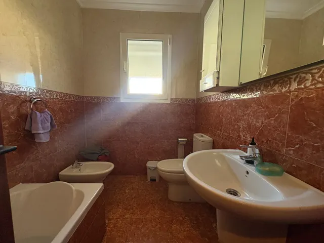 Se vende chalet independiente en Algeciras, zona colonia san miguel. — 43