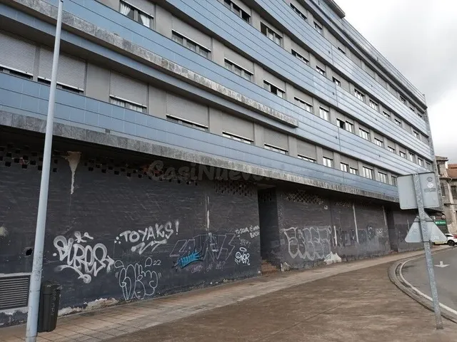 Local comercial 663m² en venta - La Felguera