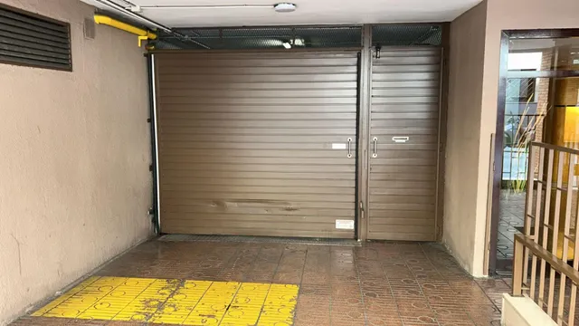 Garaje en venta en Calle de Guitard — 3