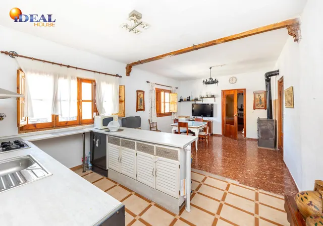 Chalet en zona residencial de Deifontes — 14