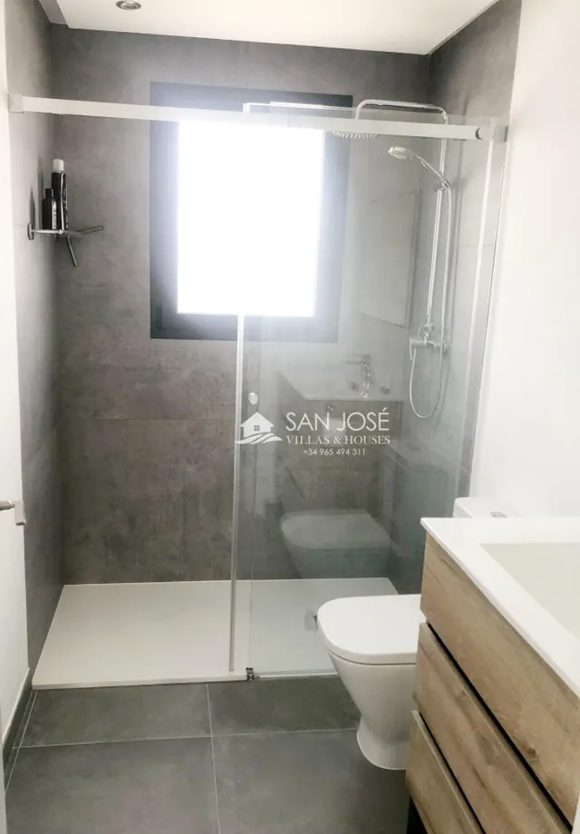 SE VENDE ESPECTACULAR CHALET DE LUJO EN MONOVAR. — 14