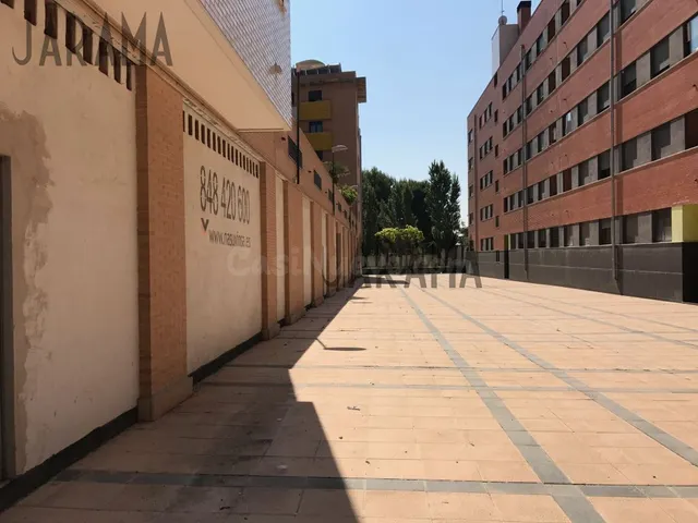 Local comercial en venta en zona Instituto - foto 4