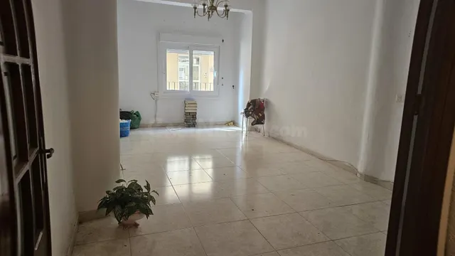 SE VENDE PISO DE TRES DORMITORIOS EN ALGECIRAS, ZONA CENTRO.