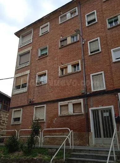 SE VENDE piso OKUPA en C Camino De LogroÑ±o 1 de Estella/Liz - foto 3