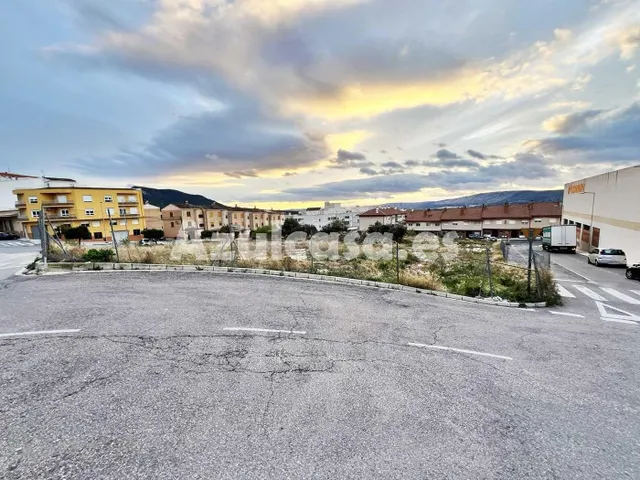 Solar urbano de 3.550m2 - foto 3