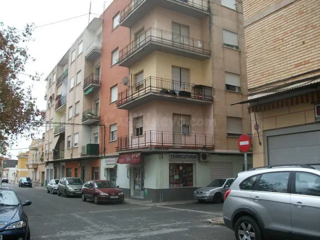Se vende Piso OKUPADO en Almansa 8 Cartagena, (Murcia). - foto 2