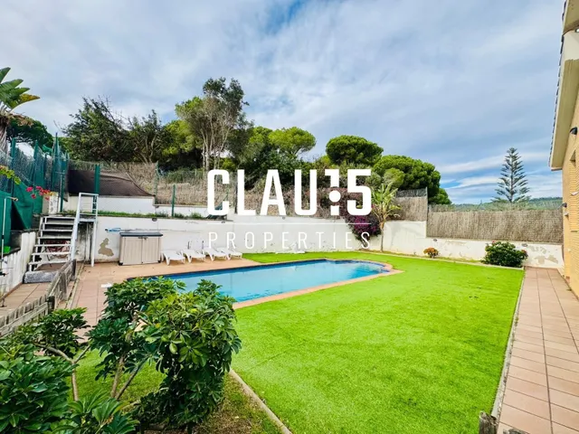 Casa en venta exclusiva en pleno centro de Canet de Mar con  - foto 4