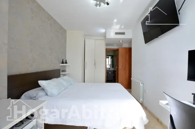 ¡vistas despejadas! amplio, alto y moderno con ascensor y balcón — 20
