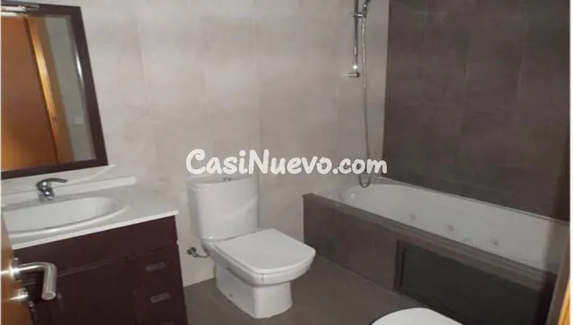PISO SEMINUEVO CON DOS TERRAZAS EN VENTA - foto 4