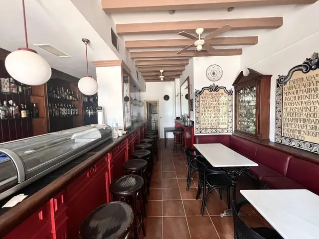 NEGOCIO DE RESTAURACIÓN EN VENTA EN MARBELLA EN LA PLAYA Y C