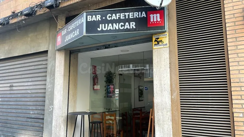 Se vende local en calle Pedro Andreu de Valencia