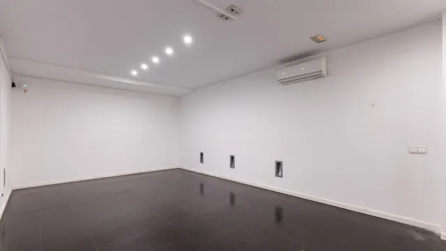 Local comercial 74m² en alquiler - Eixample — 13