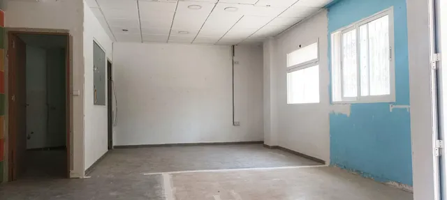 LOCAL COMERCIAL FRENTE COLEGIO — 8