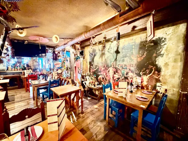Bar Restaurante con 128m2 distribuidos en planta comercial de 98m2 más almacén de 30m2, ofreciendo una distribución cómoda, funcional y muy eficiente para el desarrollo de la actividad h — 13