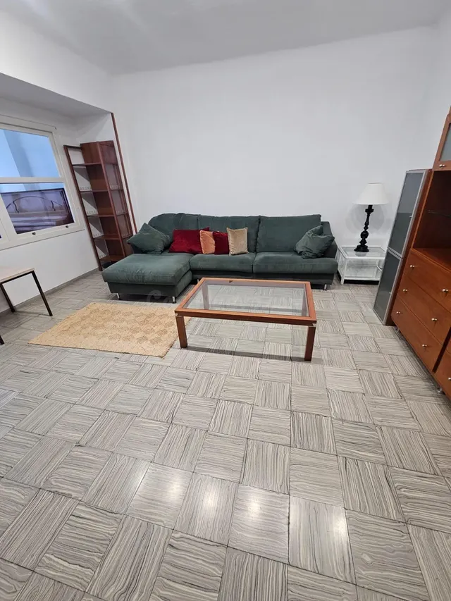 SE ALQUILA VIVIENDA EN EL CORAZÓN DE ALICANTE — 4