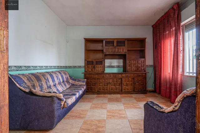 SE VENDE CASA CON UNA PARCELA DE 518 m2 (EN EL CENTRO DE LOS OGÍJARES). — 4