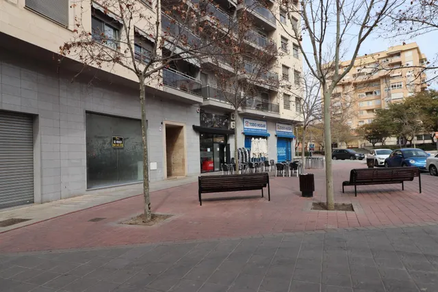 EXCLUSIVO LOCAL EN AVENIDA DE RONDA — 19