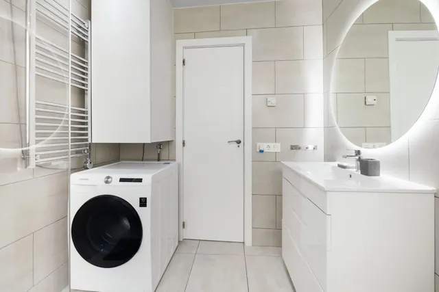 Elegante apartamento reformado de 3 dormitorios a 150 m de la playa del Cura, Torrevieja — 11