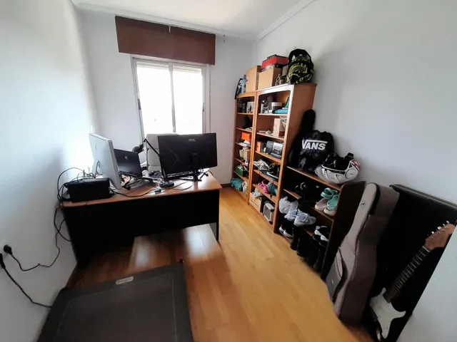 AMPLIO PISO CON TERRENO ADICIONAL EN CACABELOS.  109.000 € — 28