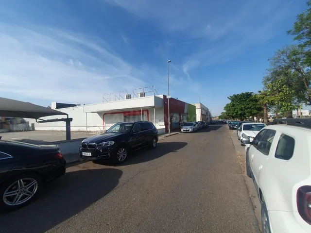 MAGNÍFICA NAVE COMERCIAL DISPONIBLE EN CORIA DEL RÍO