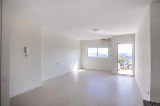 Piso reformado con espectaculares vistas de Sevilla, piscina y garaje doble en Mairena del Aljarafe — 28