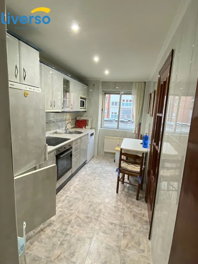 Se alquilan habitaciones, gastos pagados zona centro cerca de la Universidad Politécnica. — 9
