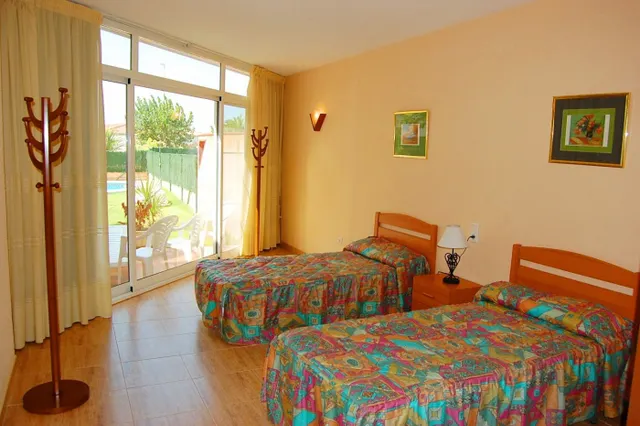 Chalet de 120 m2 con 4 habitaciones dobles y piscina — 18