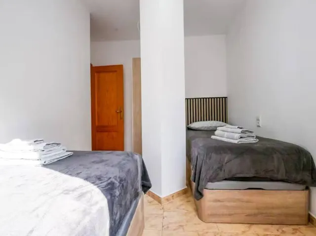 Apartamento con balcón, Alicante, Torrevieja. 2 habitaciones, 51 m2, 700 metros del mar — 23