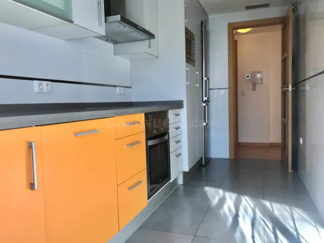 PISO DE TRES DORMITORIOS, CON PARKING Y TRASTERO - foto 4