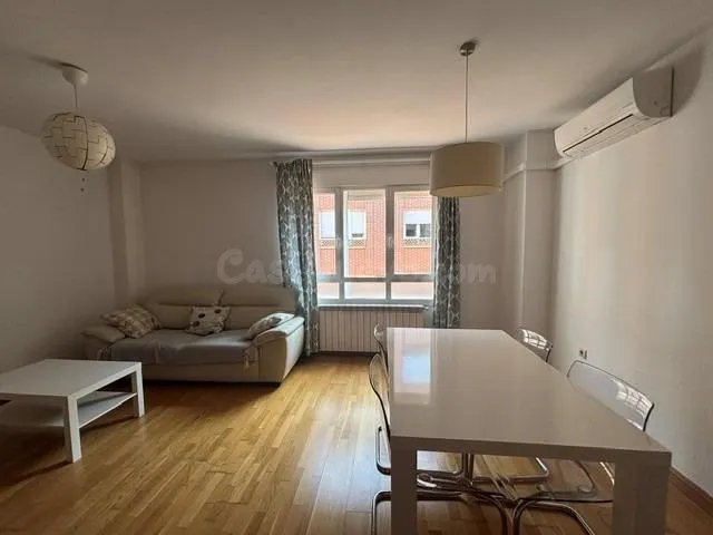 General Villalba. Piso con 2 dormitorios y 1 baño. Garaje y  - foto 3