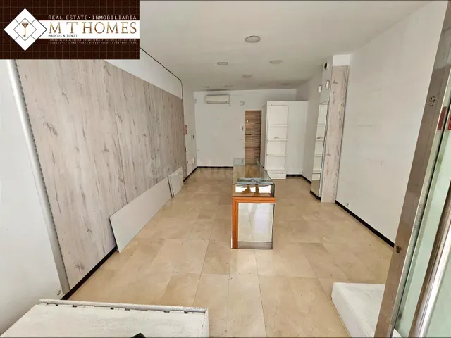Local comercial en ubicación prime de Fuengirola– pleno centro – máxima visibilidad y tránsito peatonal — 2