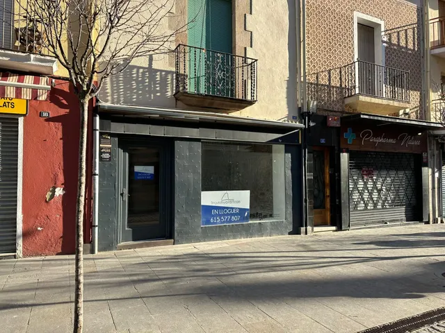 LOCAL DISPONIBLE EN EL CENTRO DE BLANES — 8