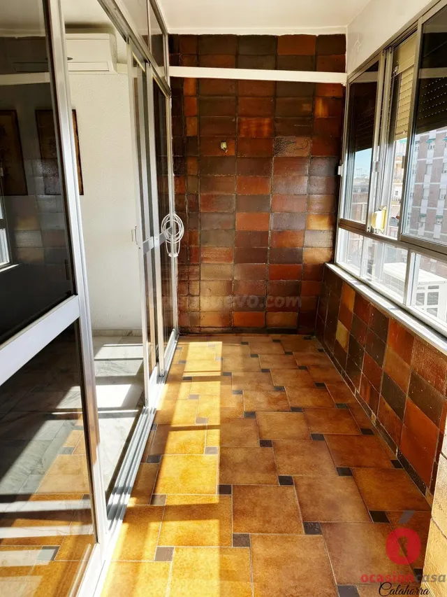 AMPLIO Y LUMINOSO PISO EN PLAZA DE ANDALUCÍA - 4 habitacione - foto 3