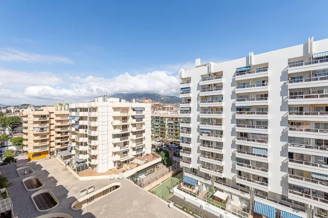 Potencial ilimitado en el corazón de Fuengirola con vistas al Puerto Deportivo — 3
