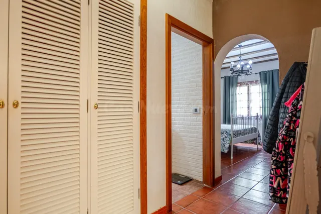 Finca de 20.000 m2 con vivienda principal, apartamento independiente y espacio para toda la familia — 37